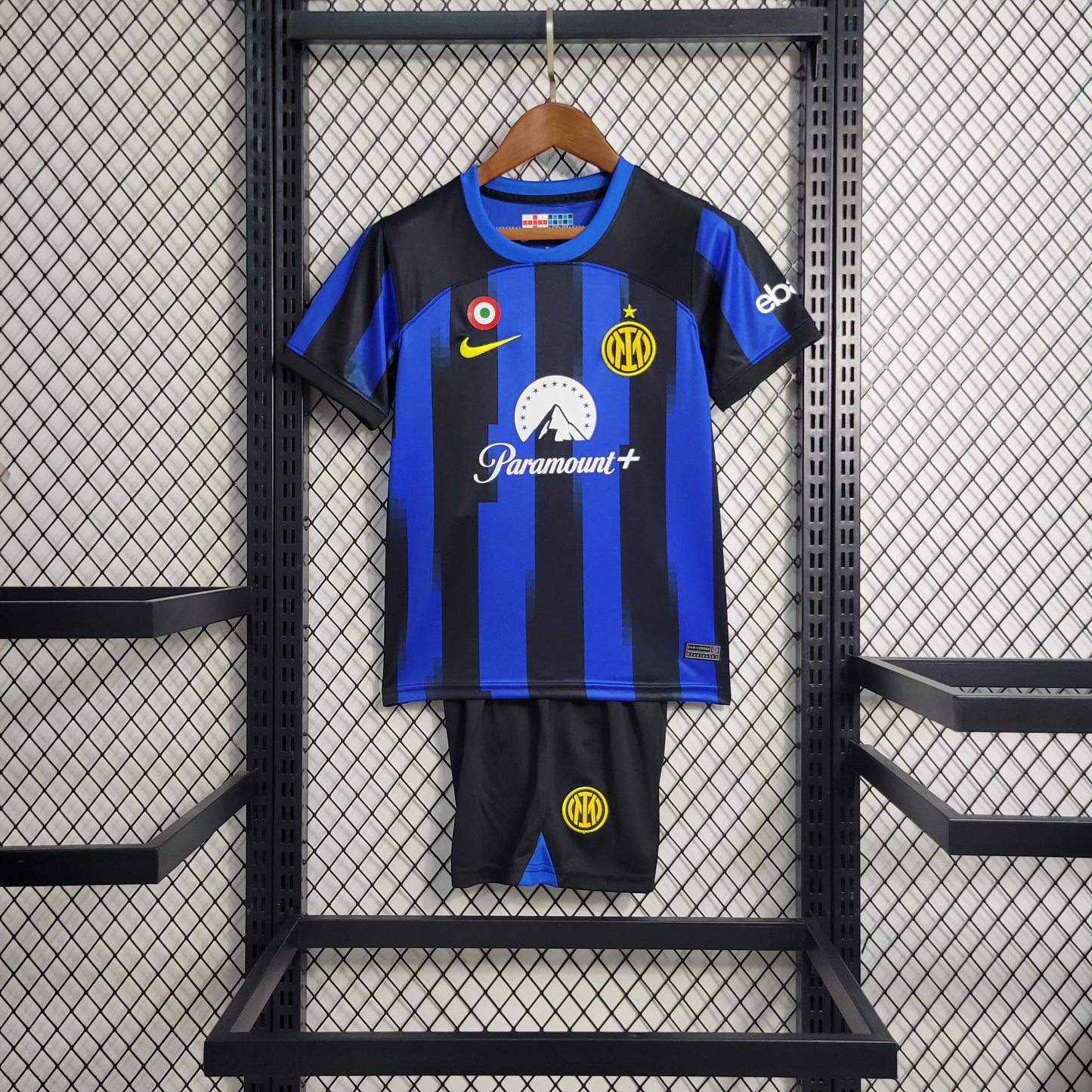 Kit Infantil da Inter de Milão Titular 2023/2024