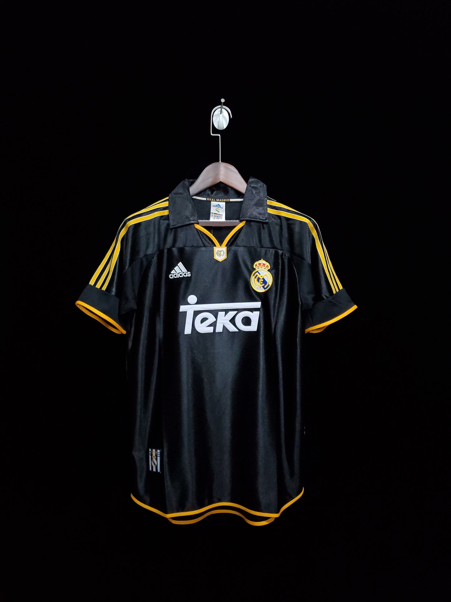 Camisa Retrô do Real Madrid Reserva 1998/1999