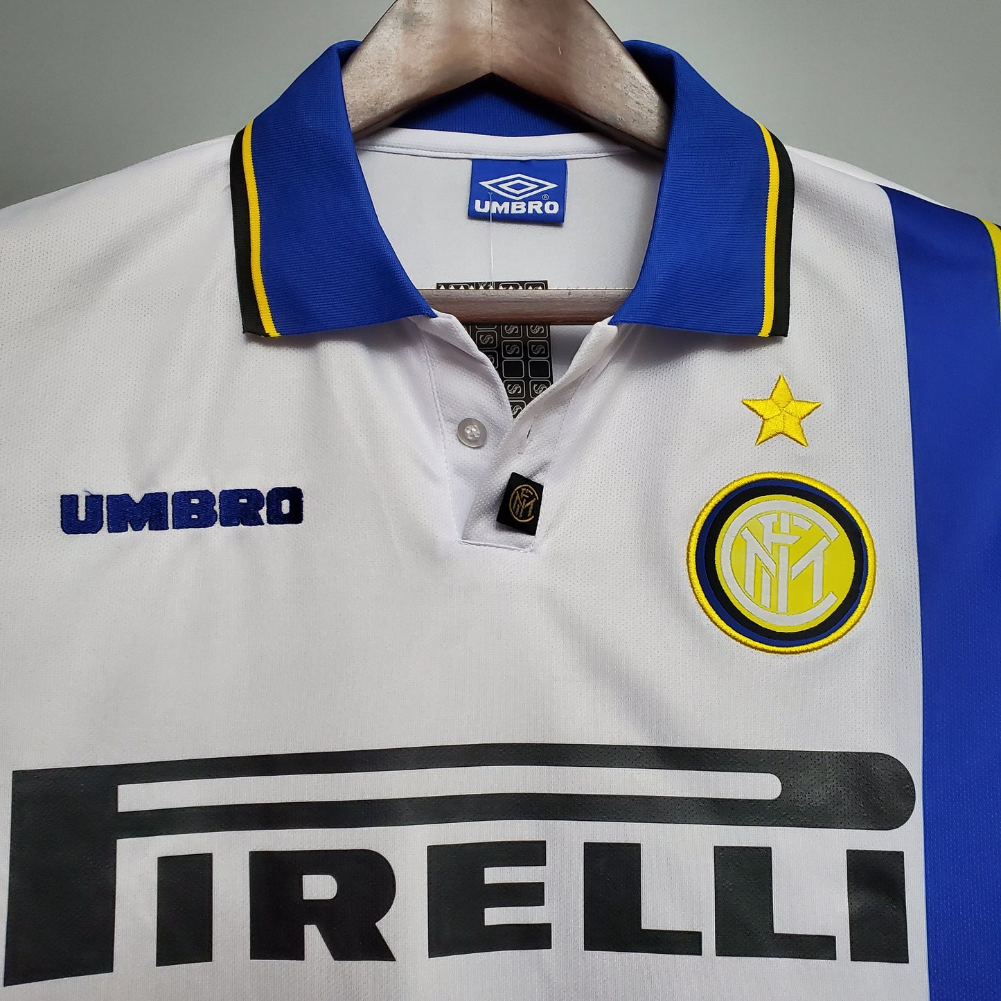 Camisa Retrô da Inter de Milão Reserva 1997/1998