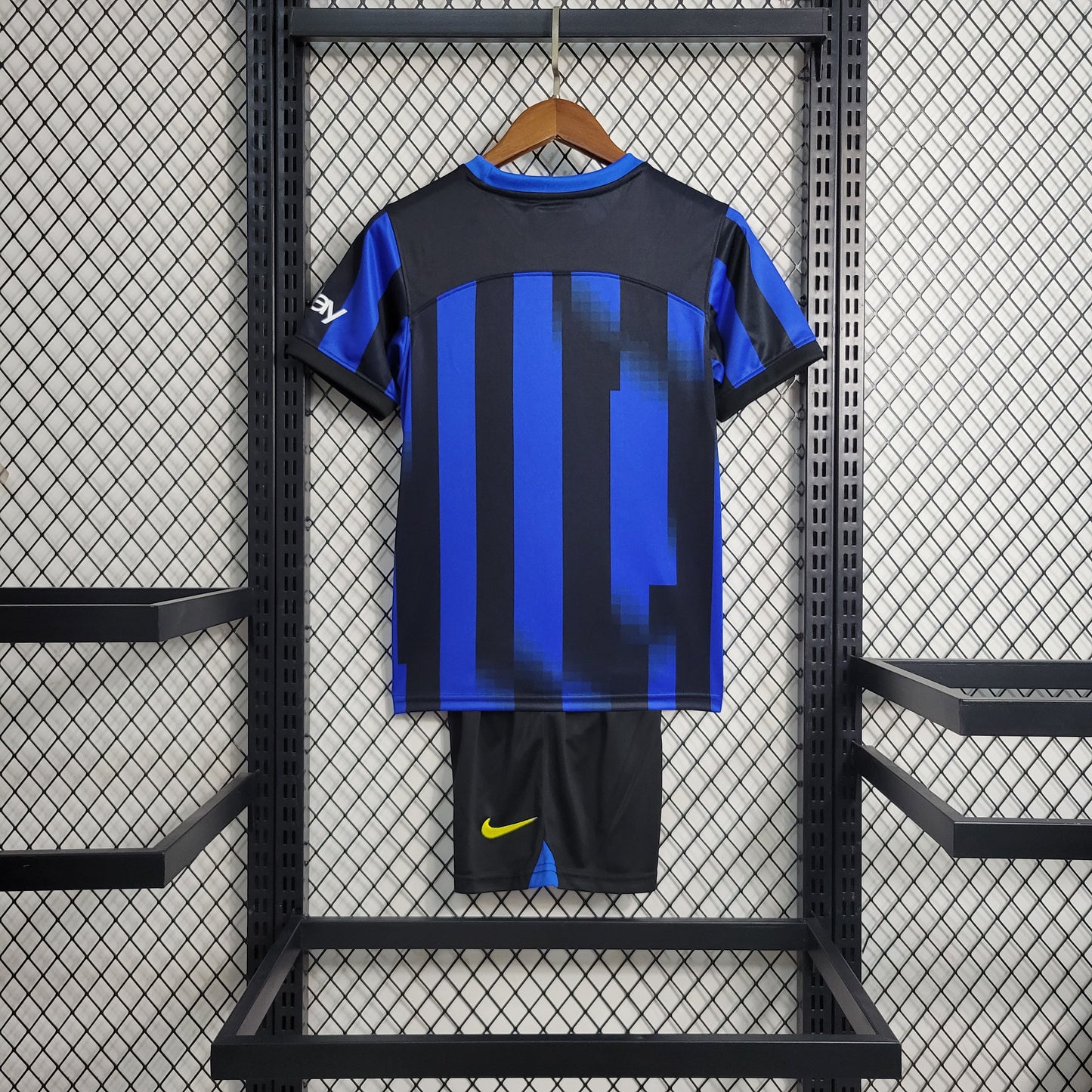 Kit Infantil da Inter de Milão Titular 2023/2024