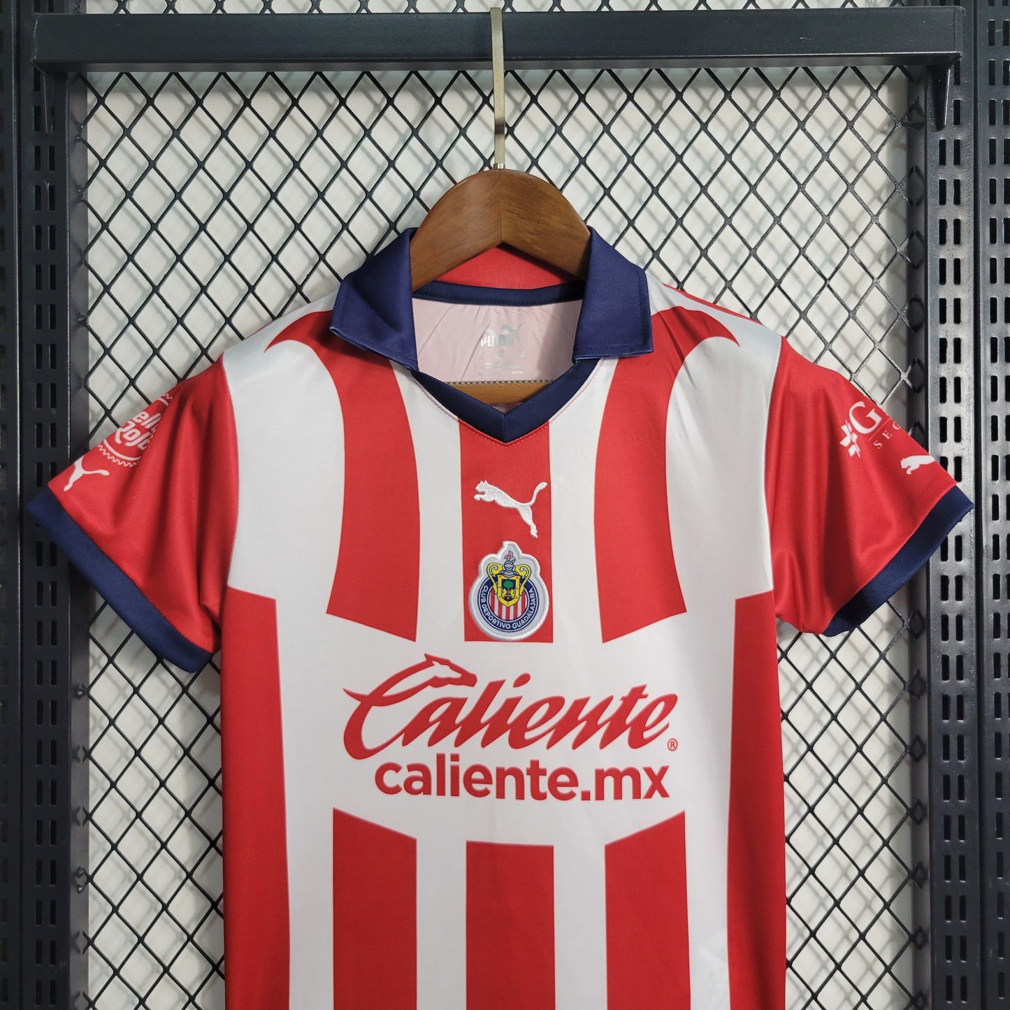 Kit Infantil do Chivas Guadalajara Titular 2023/2024