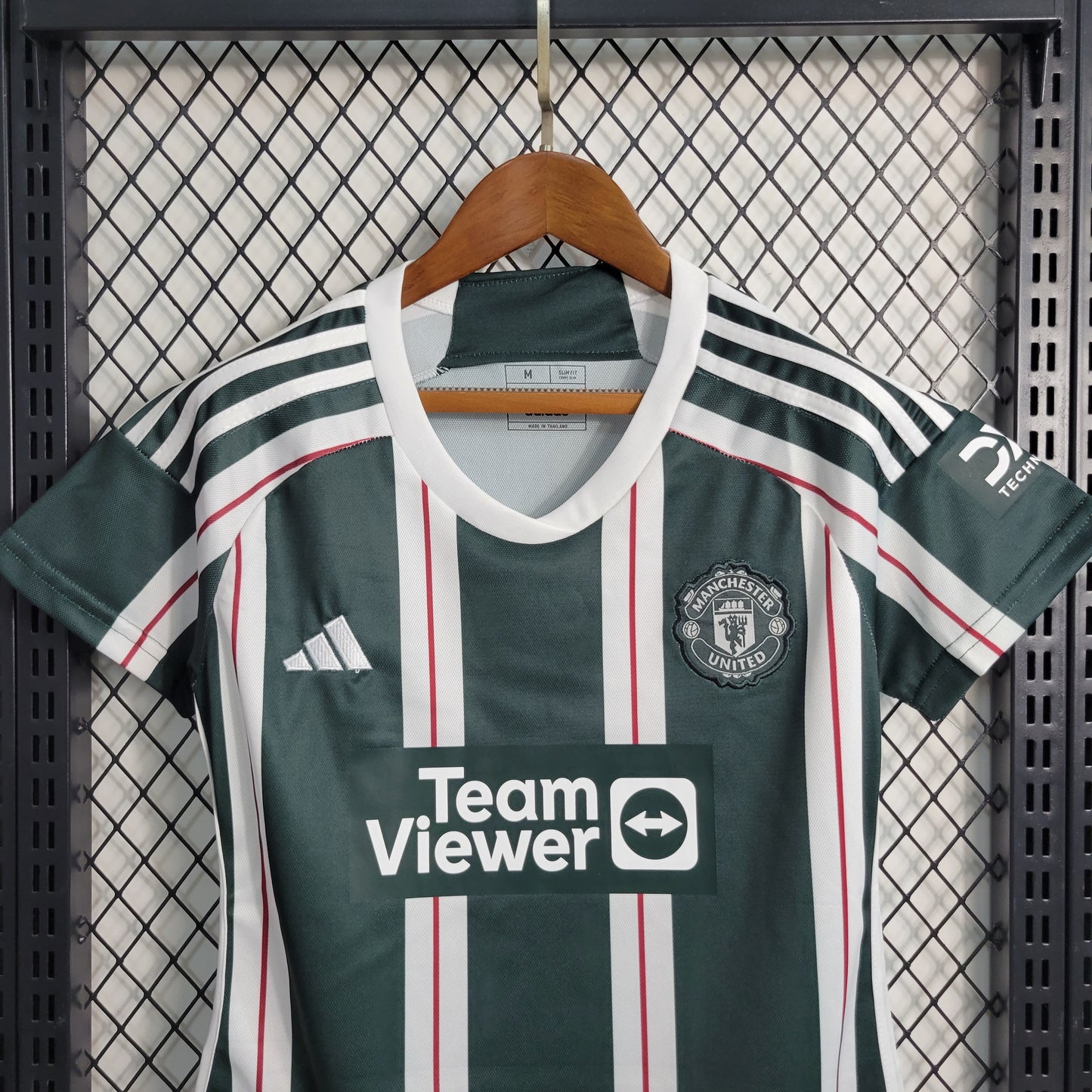 Camisa Feminina do Manchester United Reserva 2023/2024