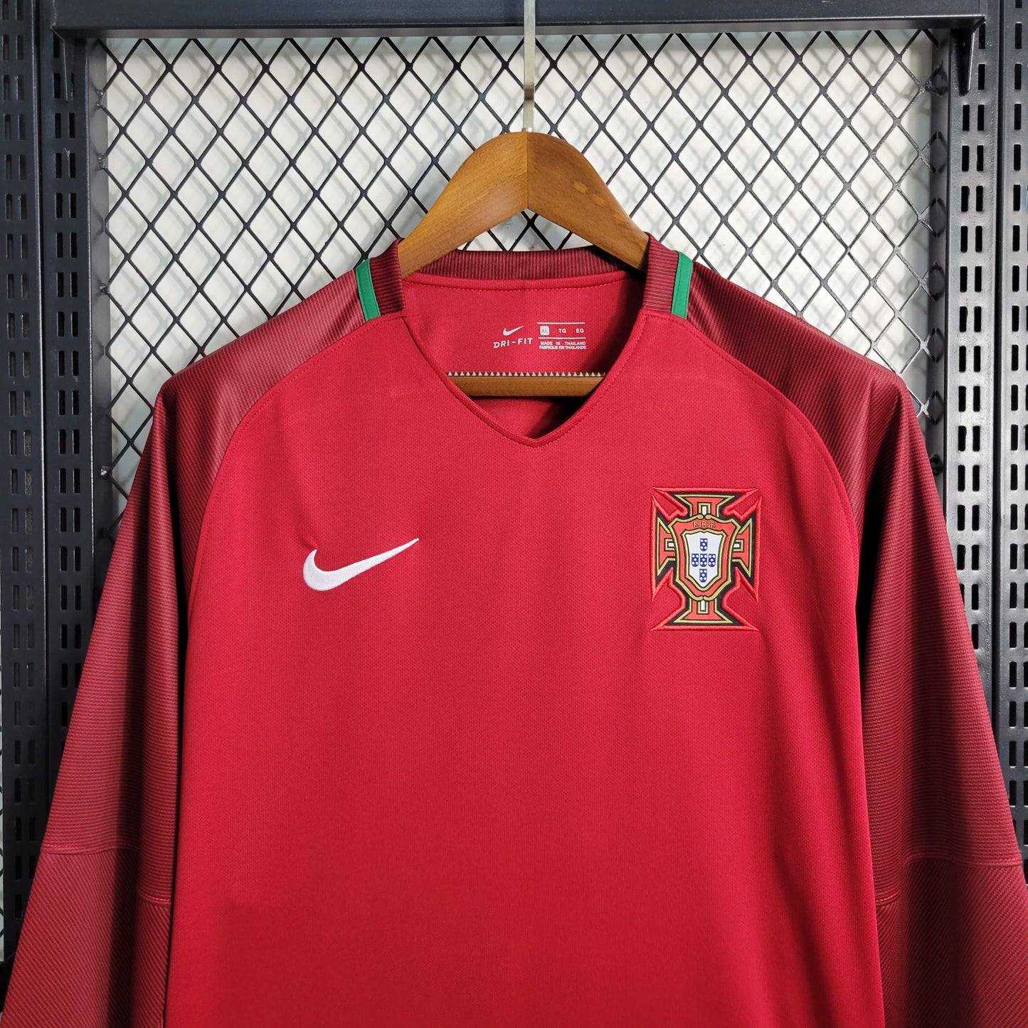 Camisa Manga Longa Retrô de Portugal 2016/2017