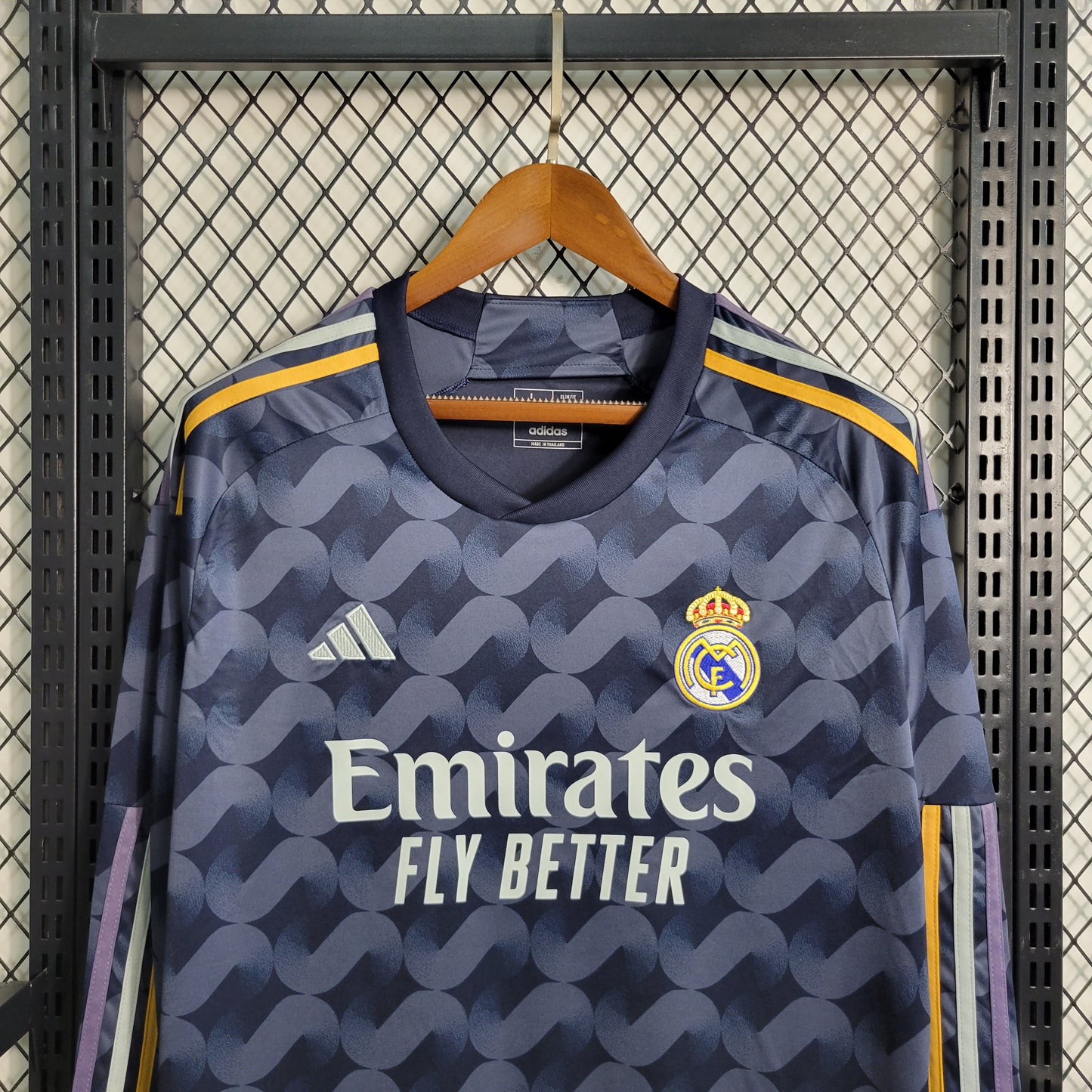 Camisa Manga Longa do Real Madrid Reserva 2023/2024