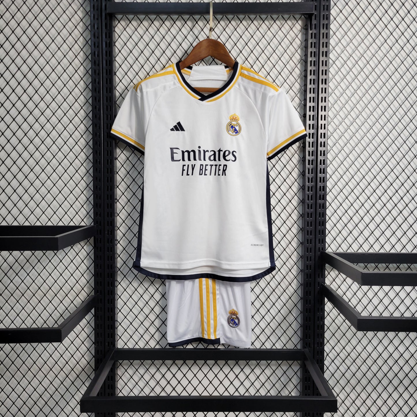 Kit Infantil do Real Madrid Titular 2023/2024