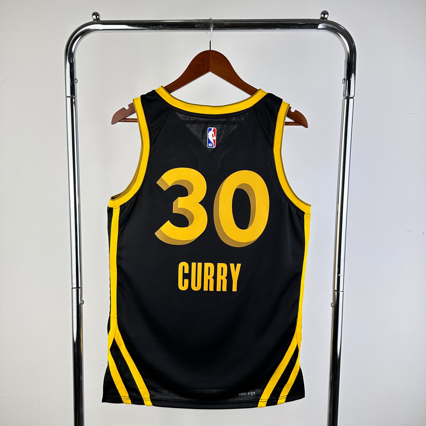 Camisa do Golden State Warriors "Curry 30" 2023/2024 Swingman - City Edition