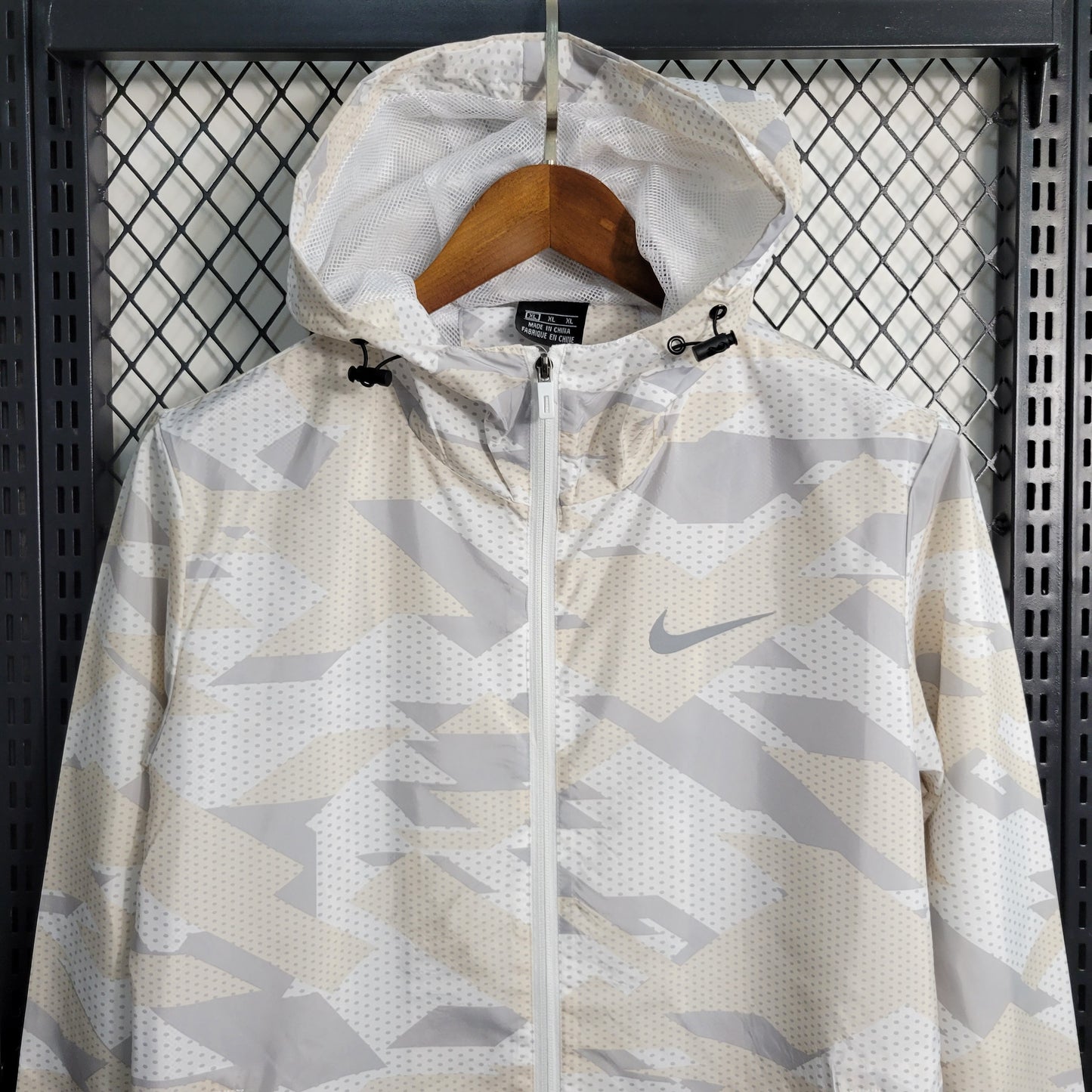 Corta Vento Nike Camuflado Off White