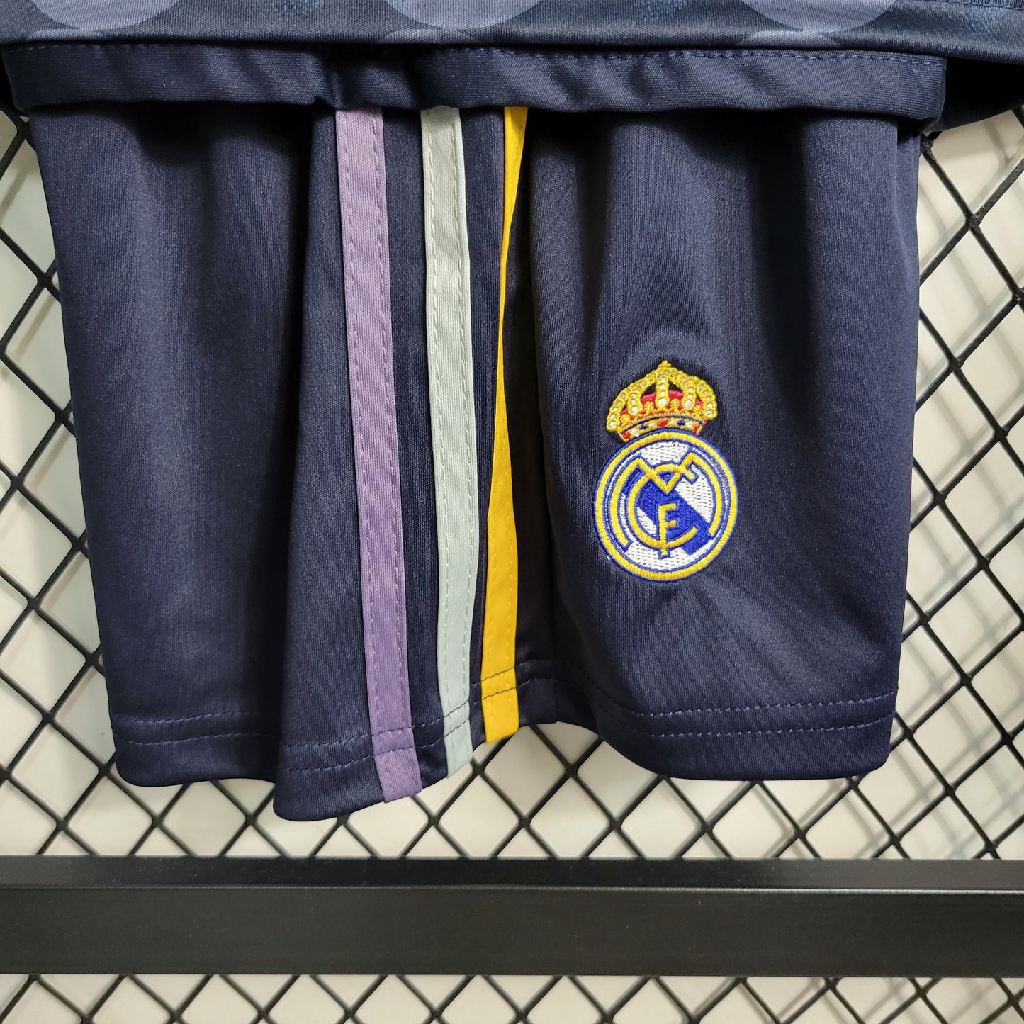 Kit Infantil do Real Madrid Reserva 2023/2024