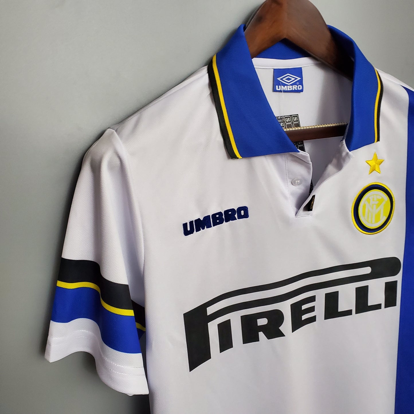 Camisa Retrô da Inter de Milão Reserva 1997/1998