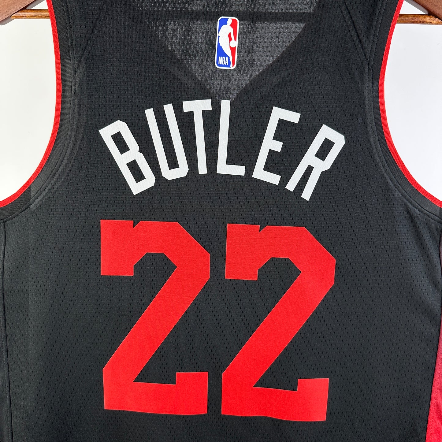 Camisa do Miami Heat "Butler 22" 2023/2024 Swingman - City Edition