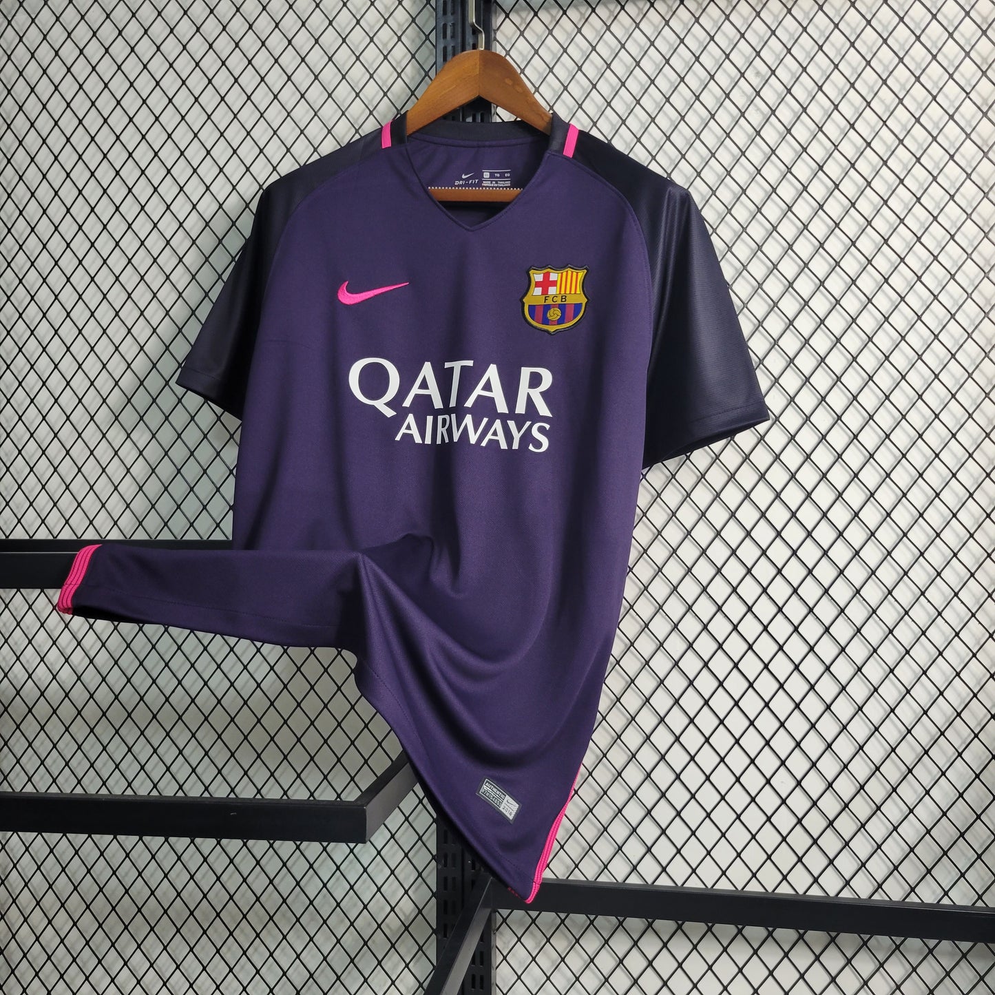 Camisa Retrô do Barcelona Reserva 2016/2017