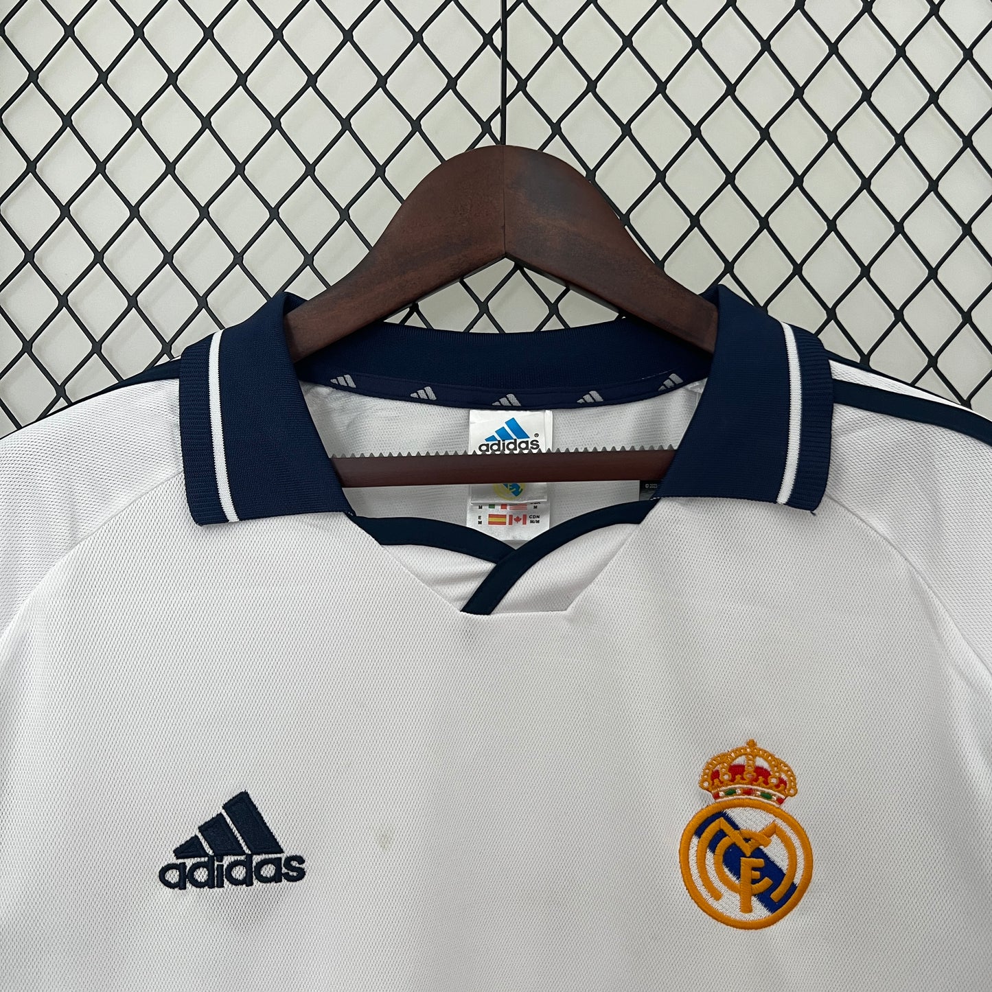 Camisa Retrô do Real Madrid Manga Longa Titular 2000/2001