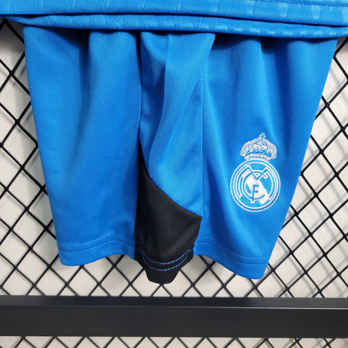 Kit Infantil do Real Madrid Goleiro Blue 2023/2024