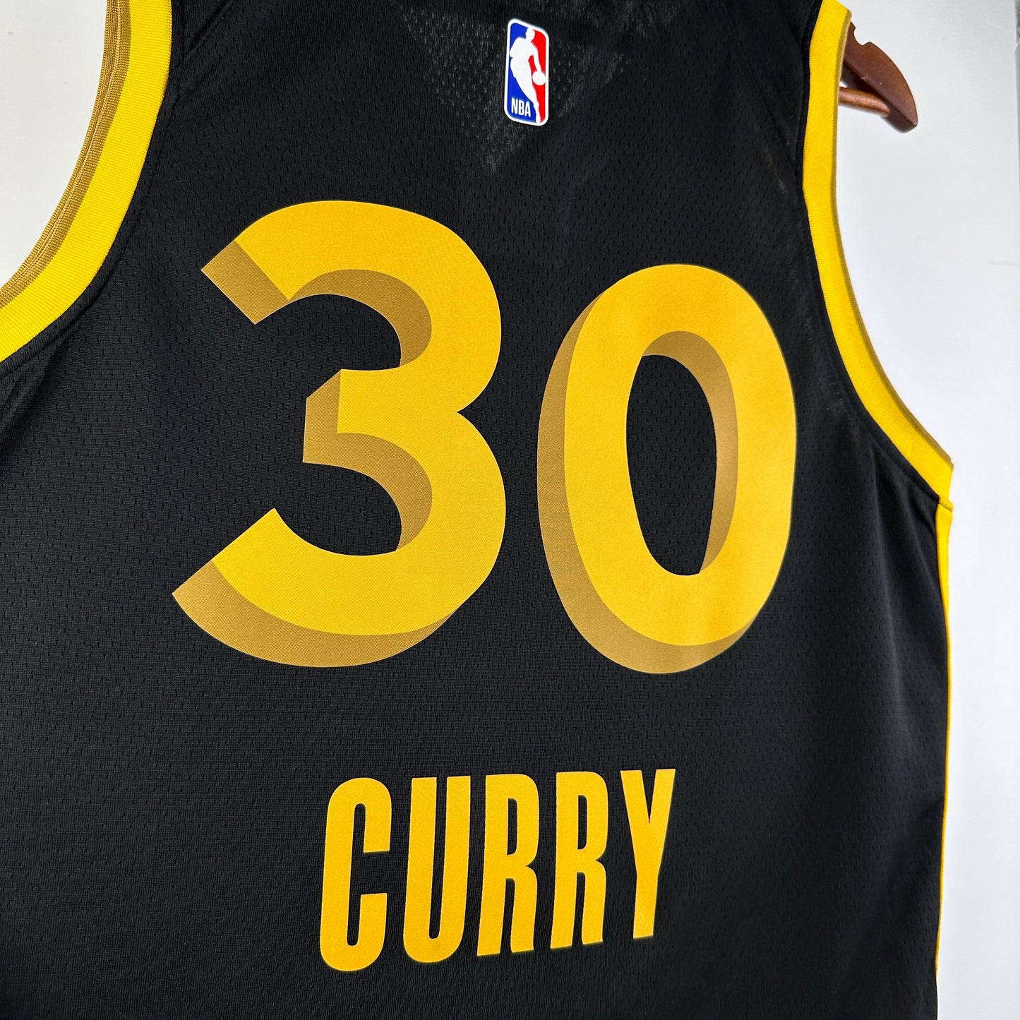 Camisa do Golden State Warriors "Curry 30" 2023/2024 Swingman - City Edition