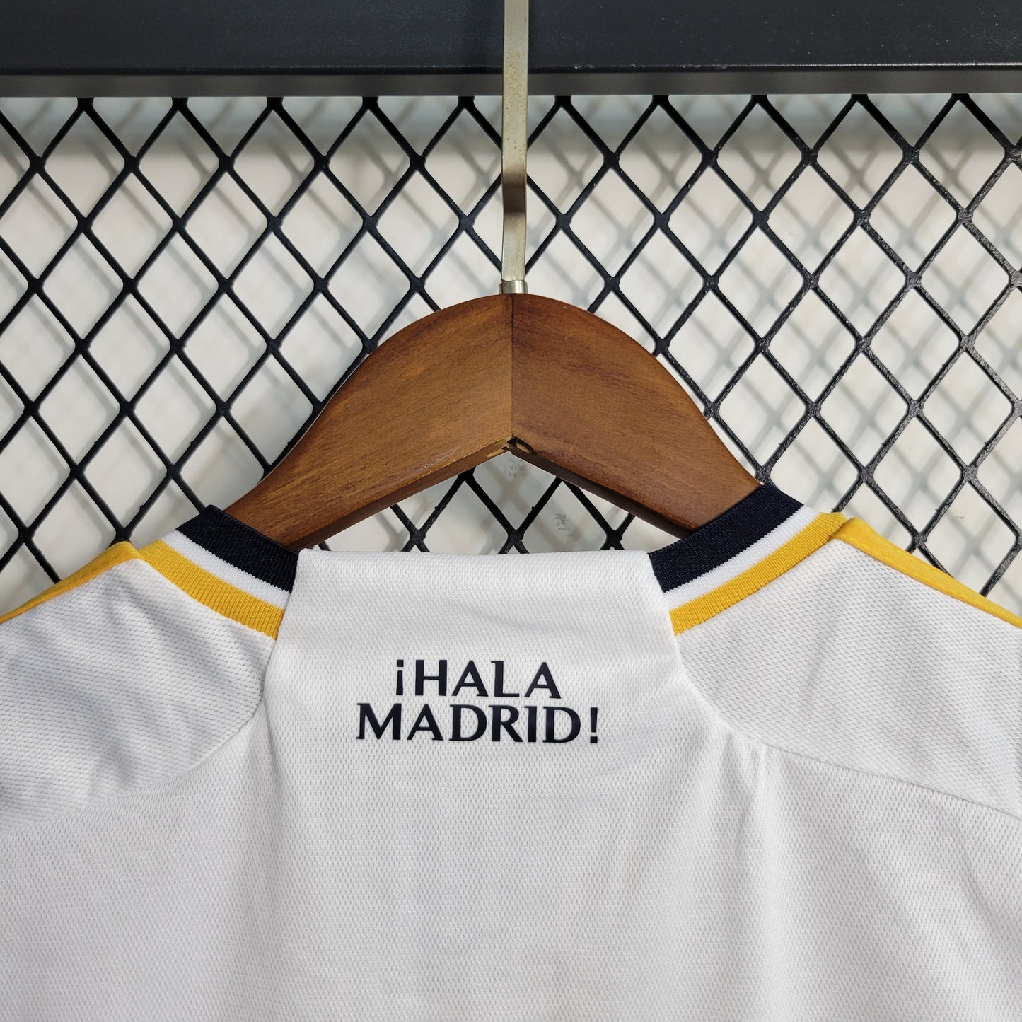 Kit Infantil do Real Madrid Titular 2023/2024