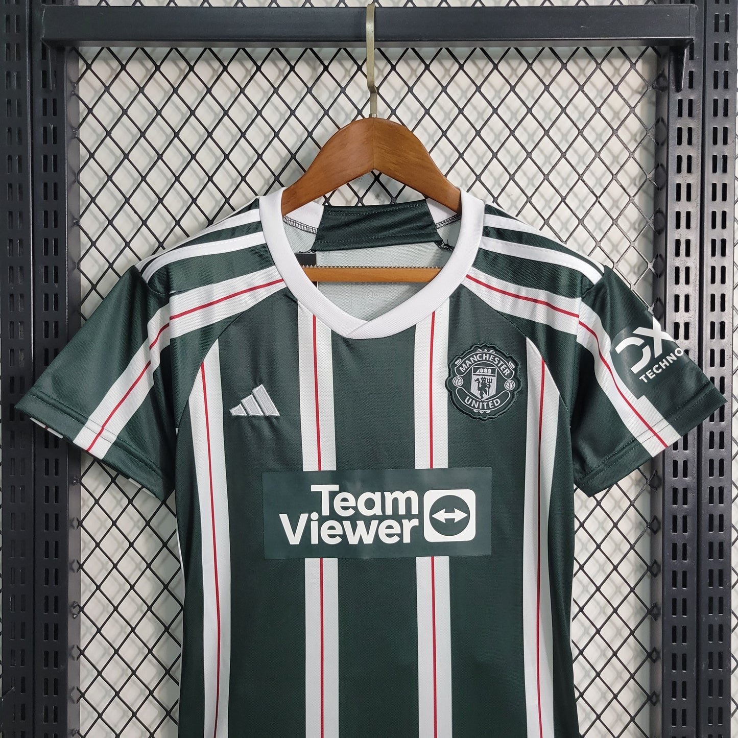 Kit Infantil do Manchester United Reserva 2023/2024