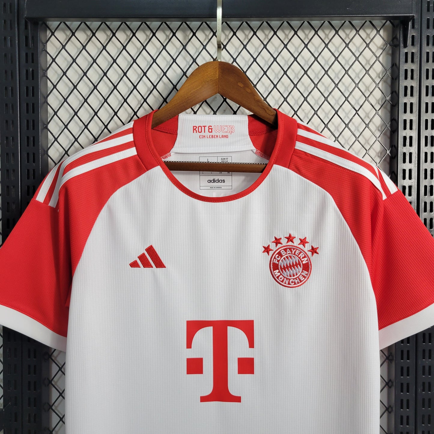 Camisa do Bayern de Munique Titular 2023/2024