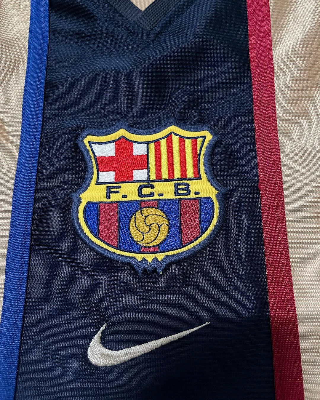 Camisa Retrô do Barcelona  2000/2001