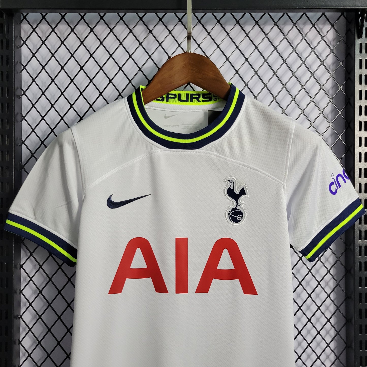 Kit Infantil do Tottenham Titular 2022/2023