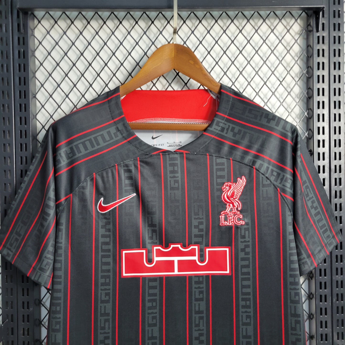 Camisa do Liverpool x Lebron James 2023