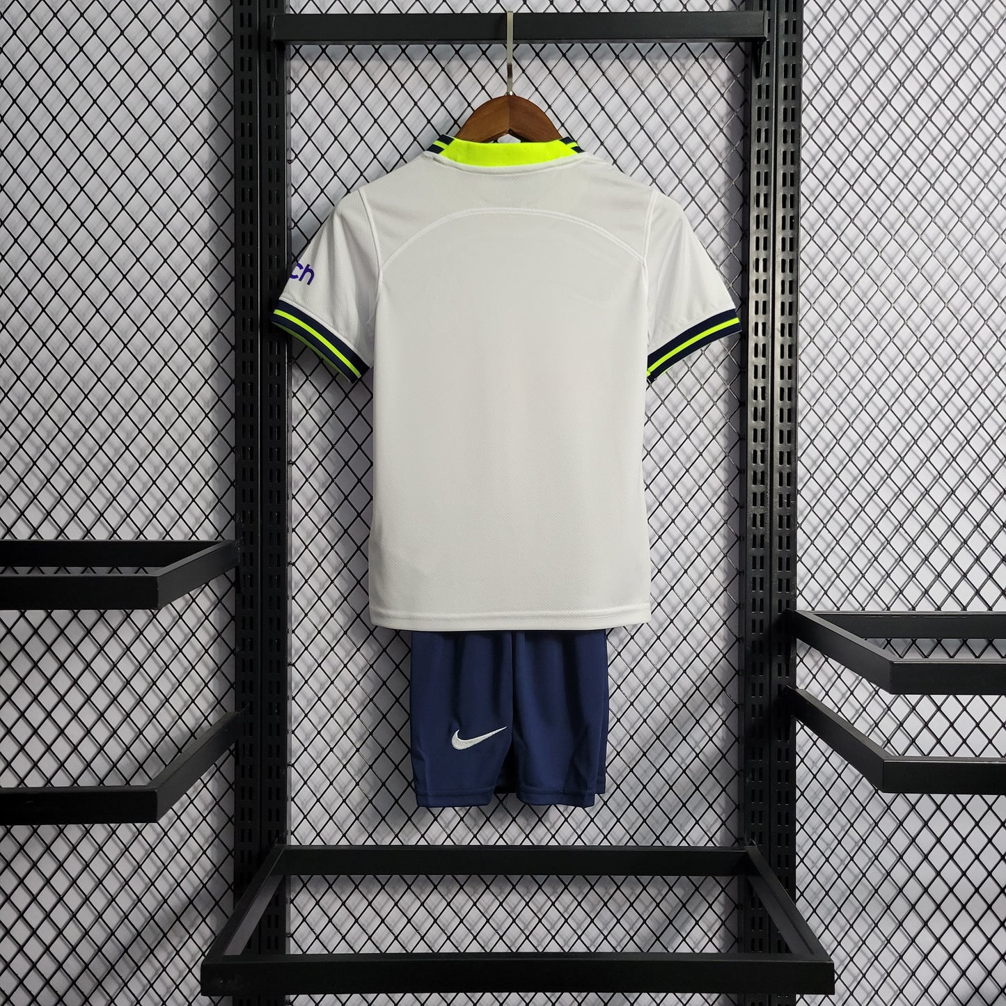 Kit Infantil do Tottenham Titular 2022/2023