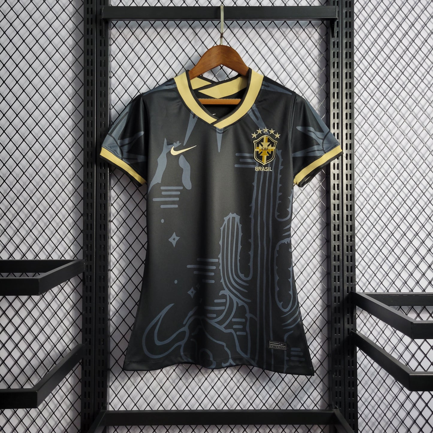 Camisa Feminina do Brasil Concept Black 2022/2023