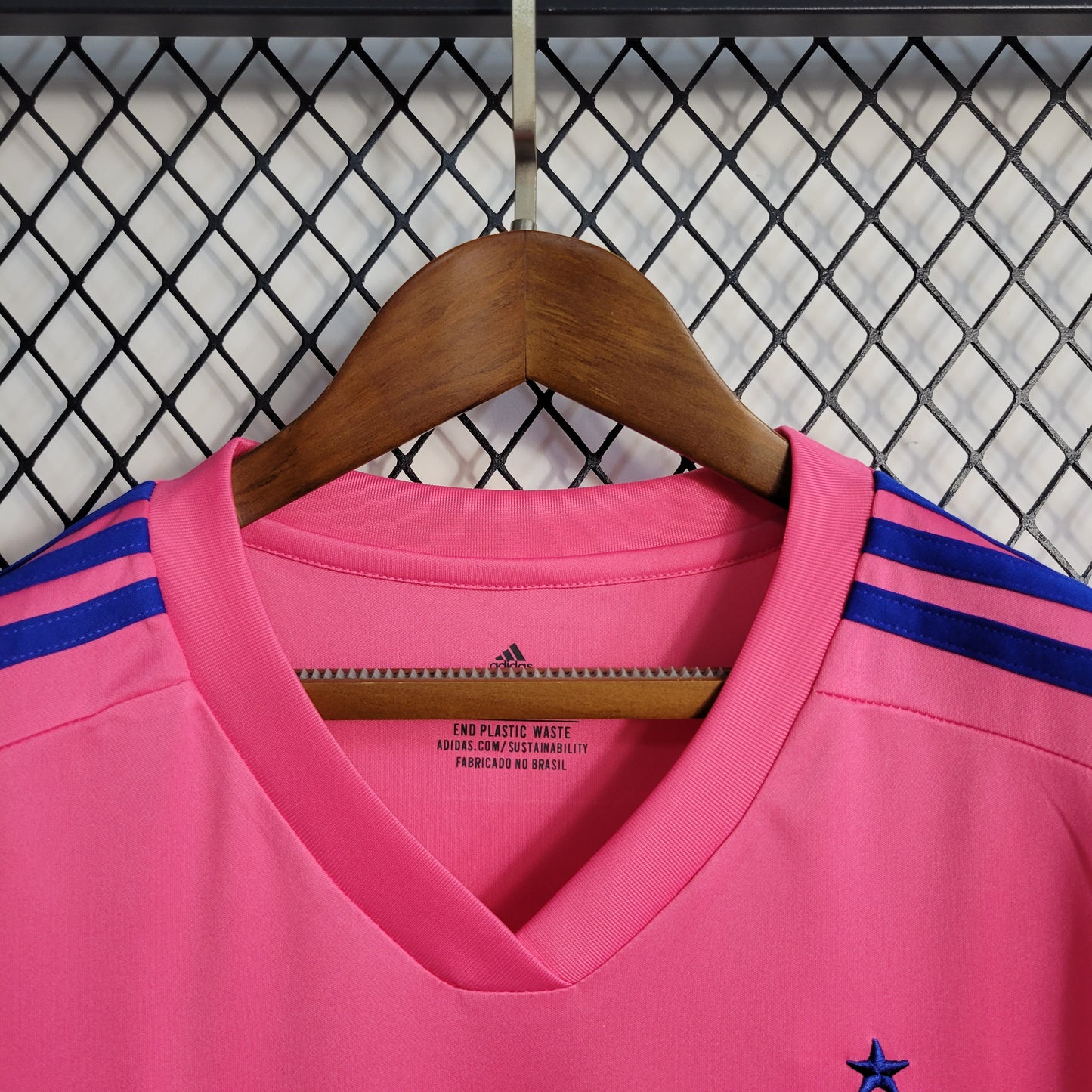 Camisa Feminina do Cruzeiro Outubro Rosa 2022