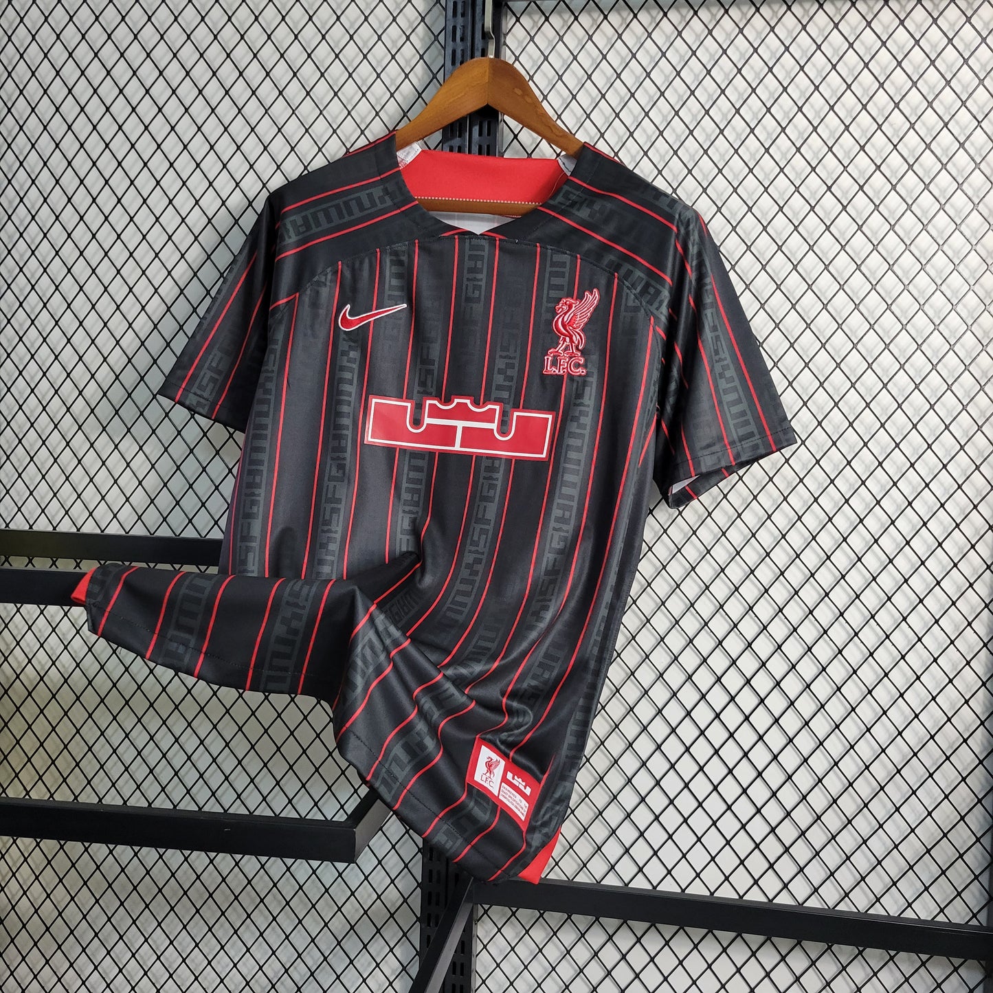 Camisa do Liverpool x Lebron James 2023