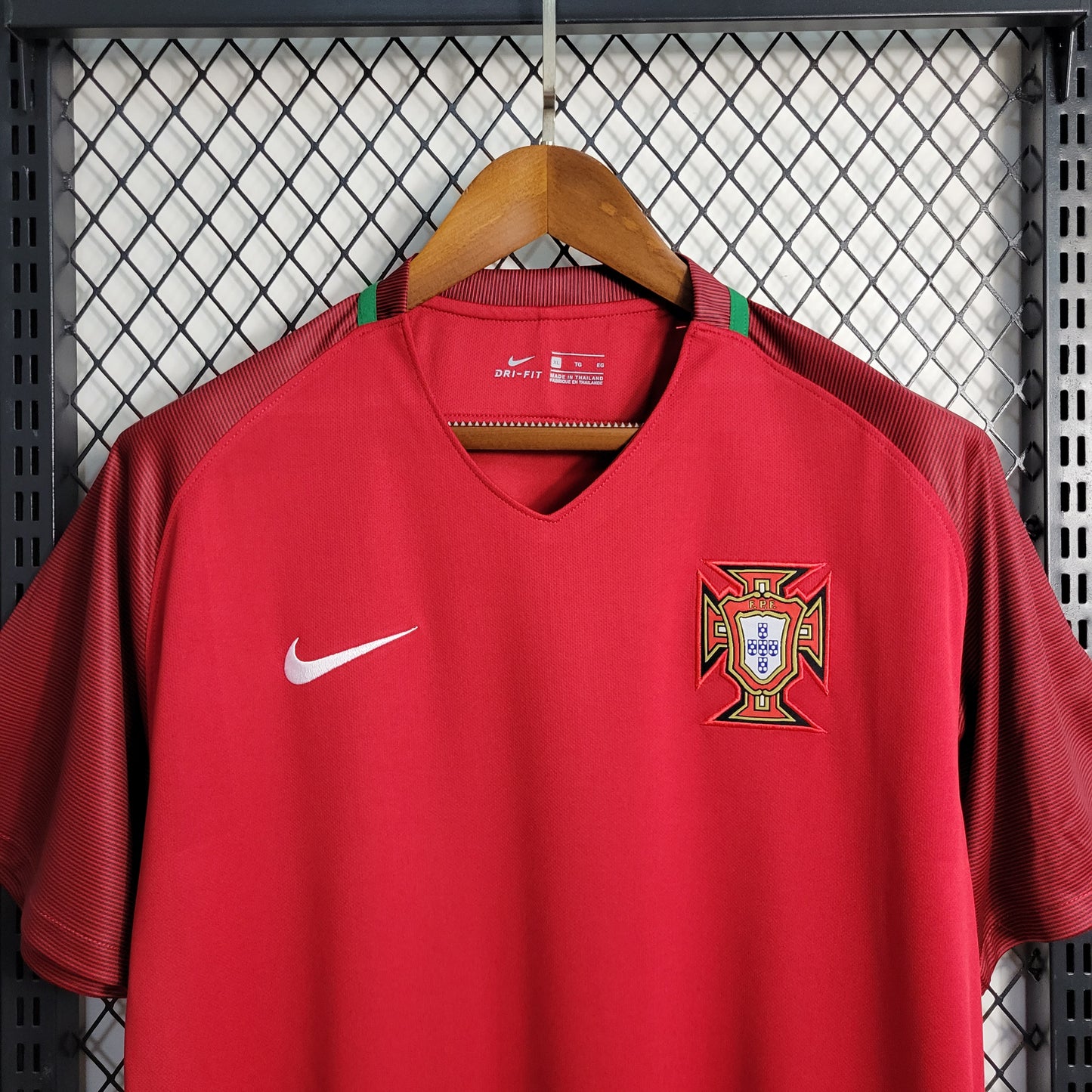 Camisa Retrô de Portugal Titular 2016