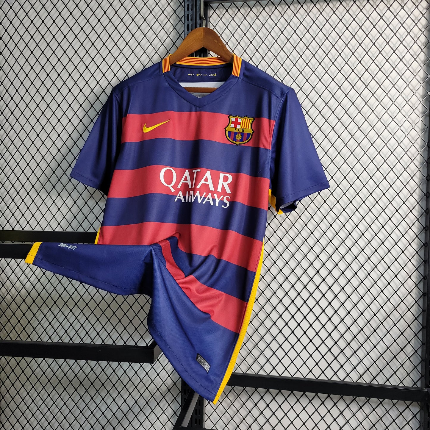 Camisa Retrô do Barcelona Titular 2015/2016