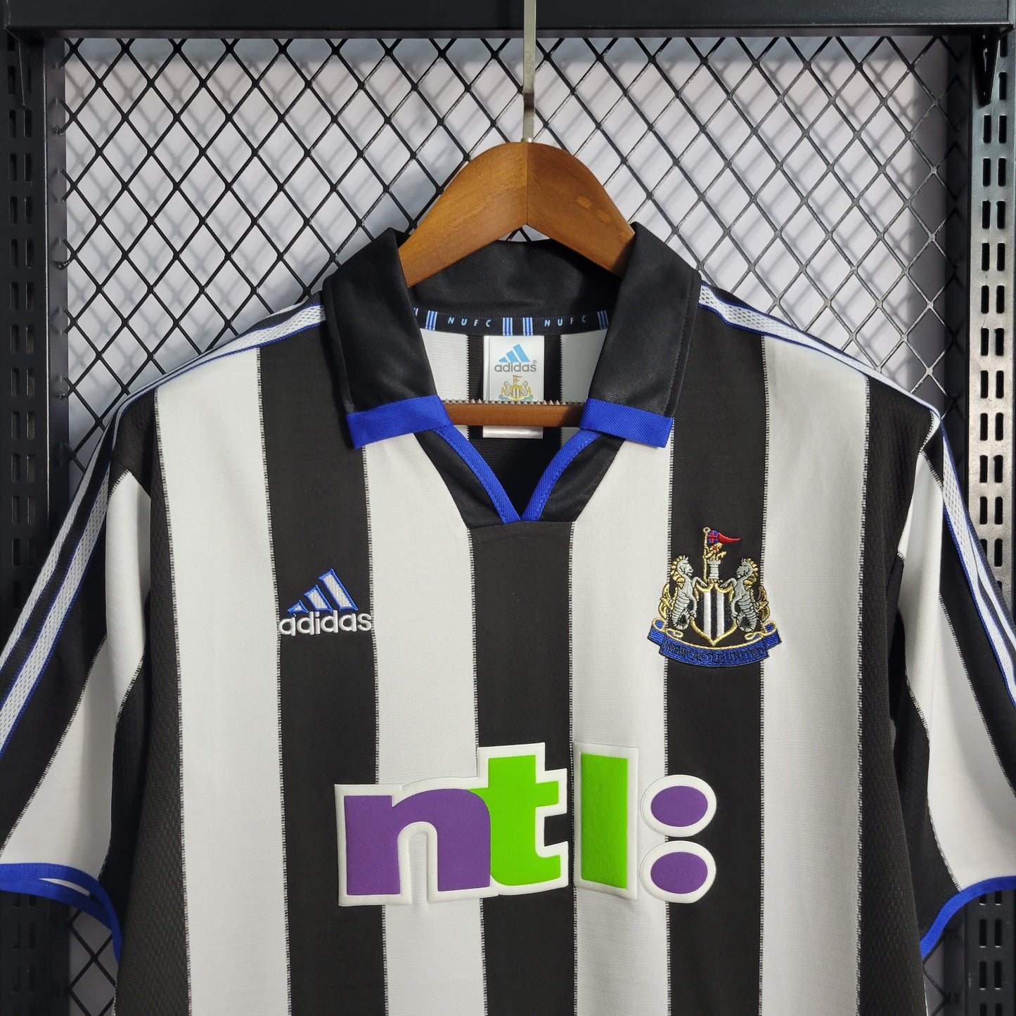 Camisa Retrô do Newcastle Titular 2000/2001